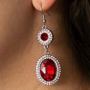 Rhinestones Earrings. NWT